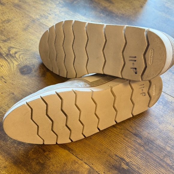 Women’s Trask Silver Slip-On Shoes with white rubber live ech sole